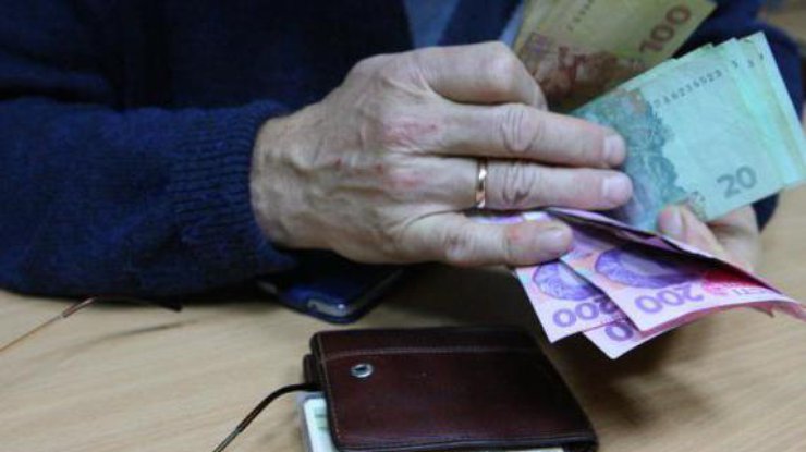 Українцям до кінця року тричі підвищуватимуть пенсії: коли та наскільки
