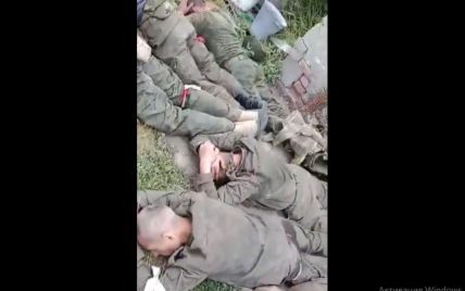 Украинский медик взял в плен 8 оккупантов, когда те пытались украсть новую форму ВСУ 