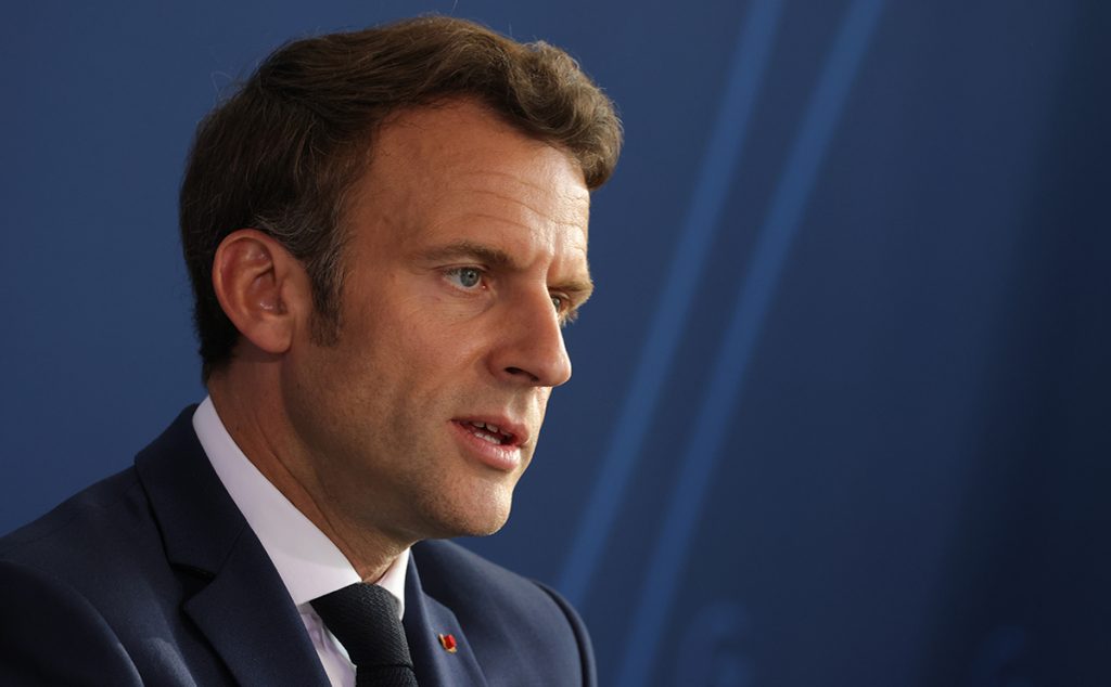 Макрон заявил, что Франция готова передать Украине больше тяжелого вооружения 