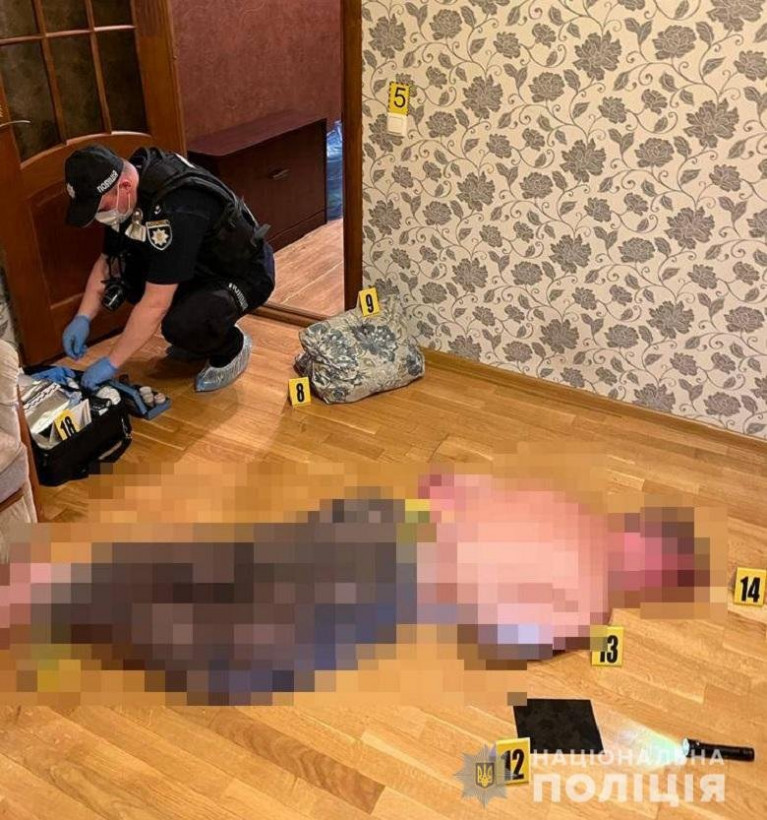 У Києві в квартирі на Печерську знайшли чоловіка з кулею в голові (фото)