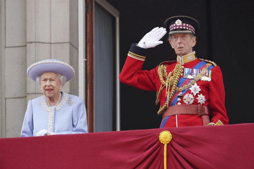 Елизавета ІІ празднует 70-летие восхождения на трон