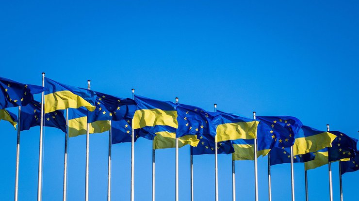 Чи можуть Україну позбавити статусу кандидата в ЄС: подробиці
