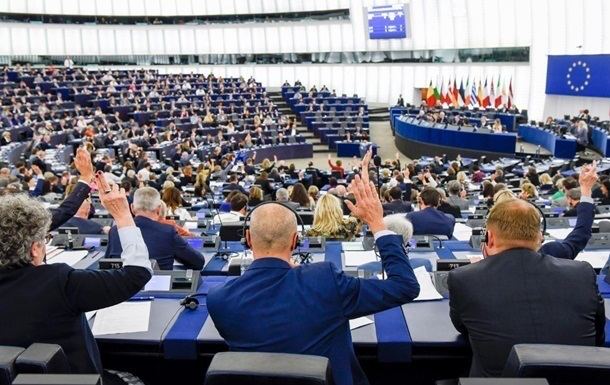 В Европарламенте проголосовали за резолюцию о статусе кандидата ЕС для Украины 