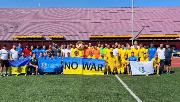 В Днепре прошел благотворительный матч легенд футбола и защитников Украины