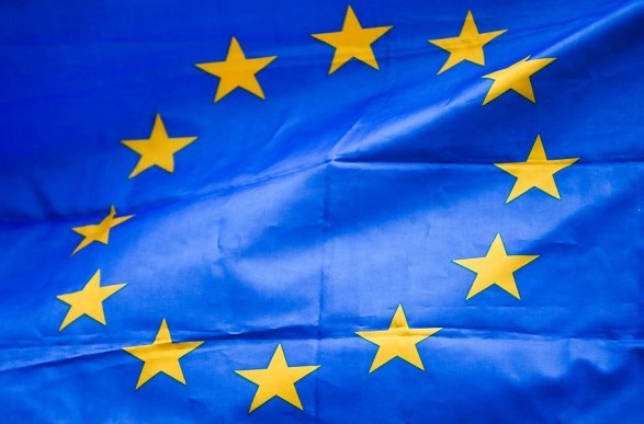 Bloomberg: ЕС блокирует Украине кредит на 1,5 млрд евро