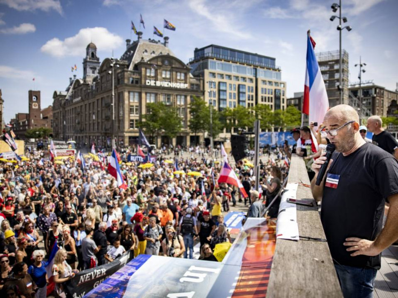 В Амстердаме тысячи людей митинговали в поддержку фермеров