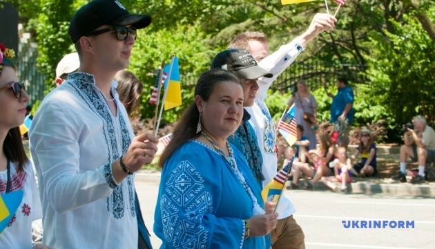 Украинская делегация впервые приняла участие в параде ко Дню независимости США в Вашингтоне