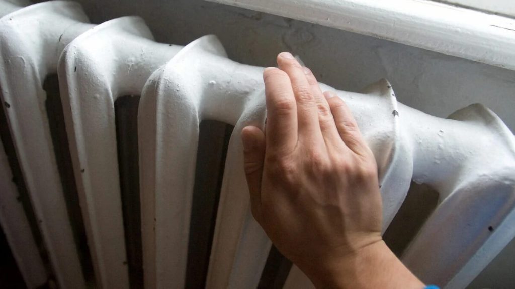В квартирах украинцев будет холоднее: в Кабмине готовят неприятный «сюрприз» 