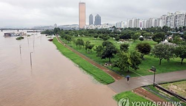 В Сеуле – самые мощные за 80 лет дожди, есть погибшие
