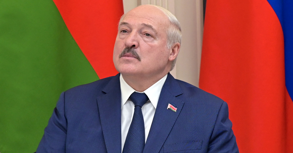 Лукашенко выпалил циничное поздравление с Днем независимлости Украины: мирного неба вам