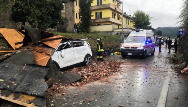 В Италии мощный ураган привел к гибели двух человек