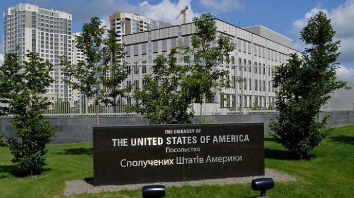 США призвали своих граждан немедленно выехать из Украины: названа причина