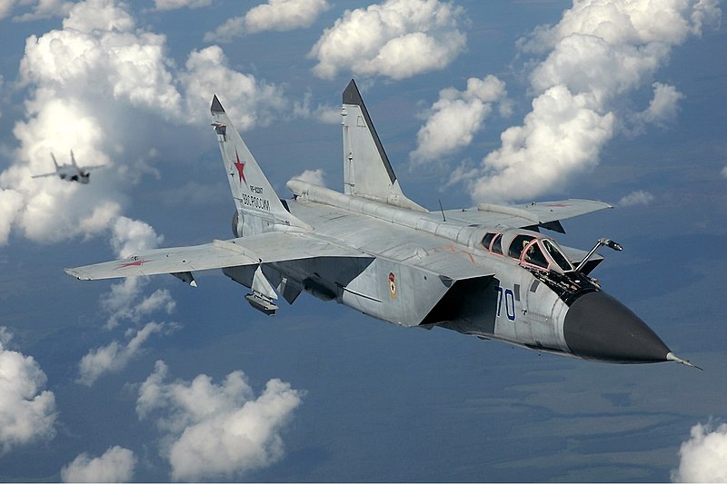 Россия перебросила три истребителя с «Кинжалами» под Калининград 