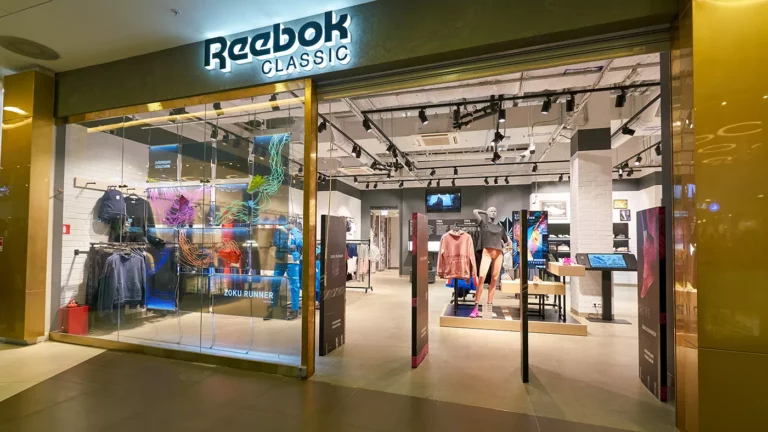 Reebok снова будет продавать товары в России, но под новым брендом
