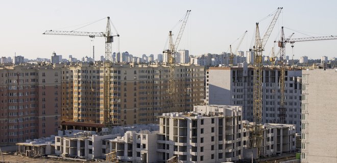 В Киеве решили запретить строительные работы на время воздушной тревоги