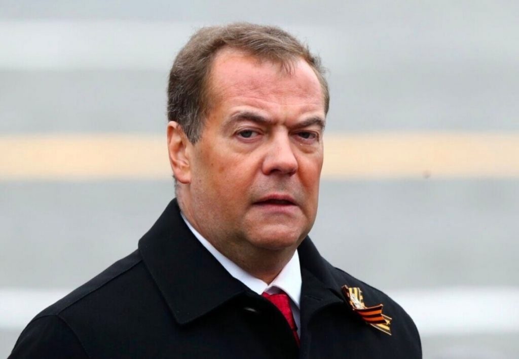 Медведев «с пеной у рта» доказывает, что России ничего не будет за ядерный удар по Украине