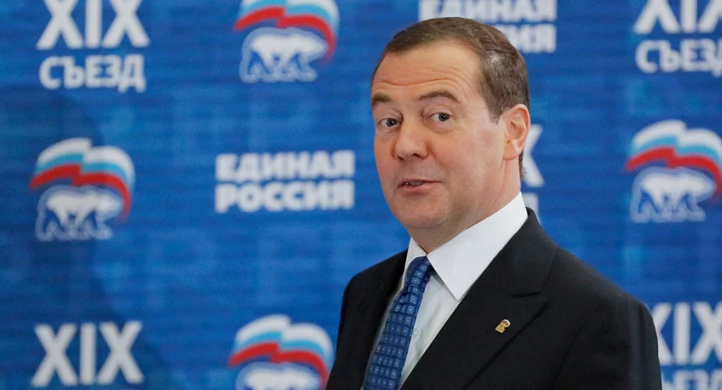 Медведев снова всплыл в инфополе с неадекватным заявлением: заговорил о цели «референдумов» на Донбассе