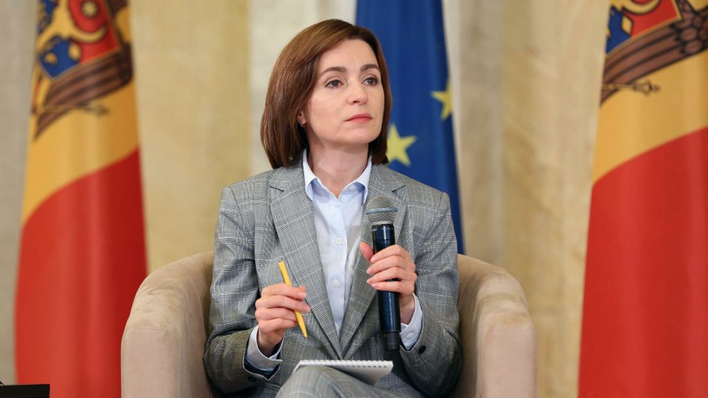 Президент Молдовы пригрозила лишением гражданства жителям страны, которые будут воевать против Украины