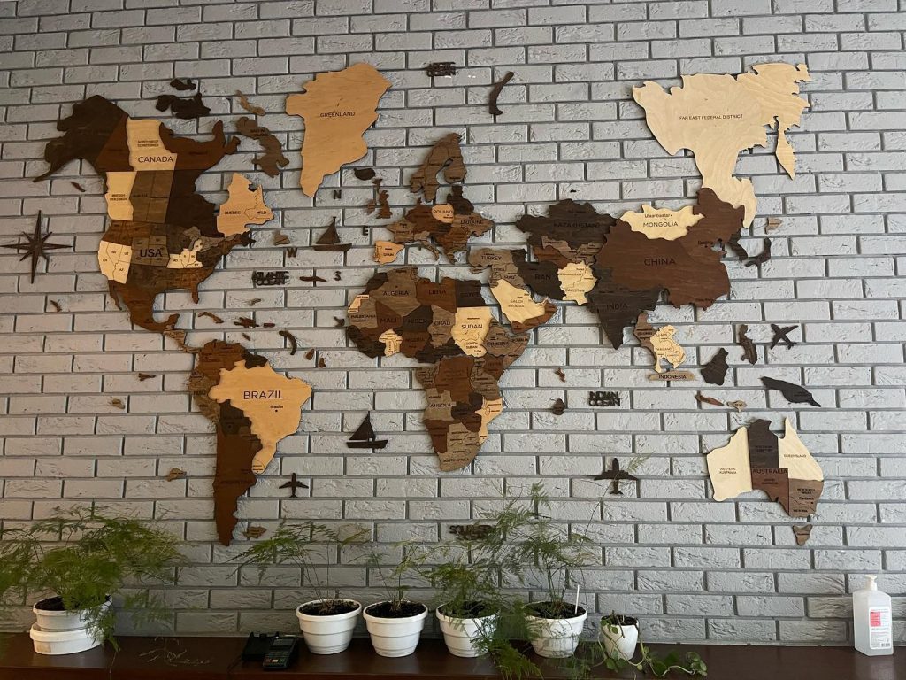 В одесском ресторане красуется карта мира без России: реакция украинев