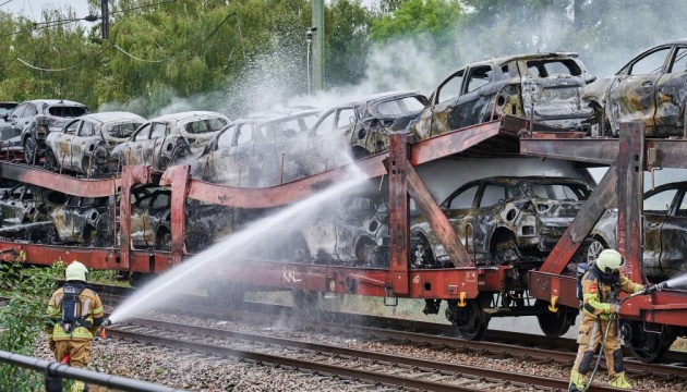 В Нидерландах сгорел товарный поезд, движение остановили на несколько дней