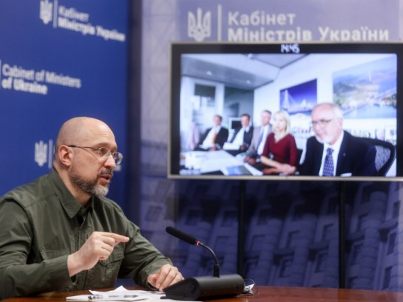 Шмыгаль обсудил с главой ЕИБ участие в восстановлении Украины