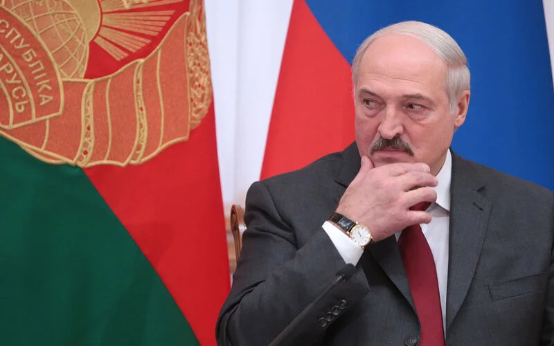 Лукашенко заявил об «угрозе» из Украины и приказал готовиться к обороне по нормам военного времени
