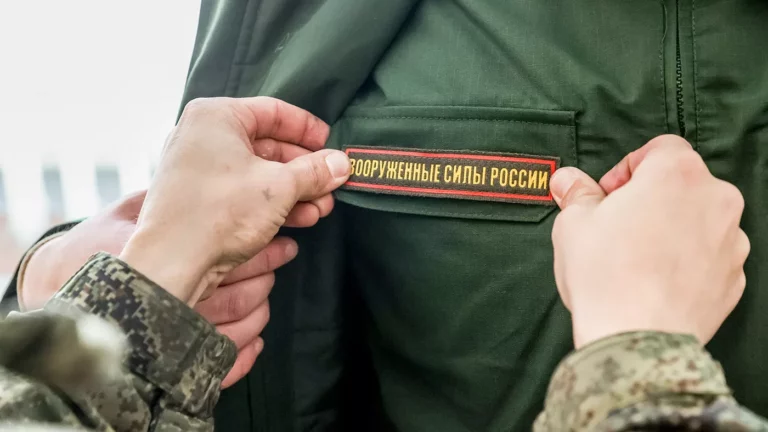 Кремль хочет отправлять в армию мигрантов с российким гражданством