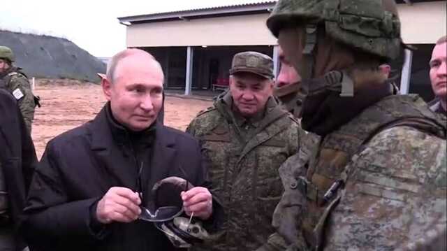 Путин вылез из бункера и решил проверить подготовку мобилизированных на полигоне 