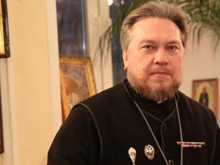 В России священник призывал женщин рожать больше детей, чтобы с легкостью отпускать их на войну