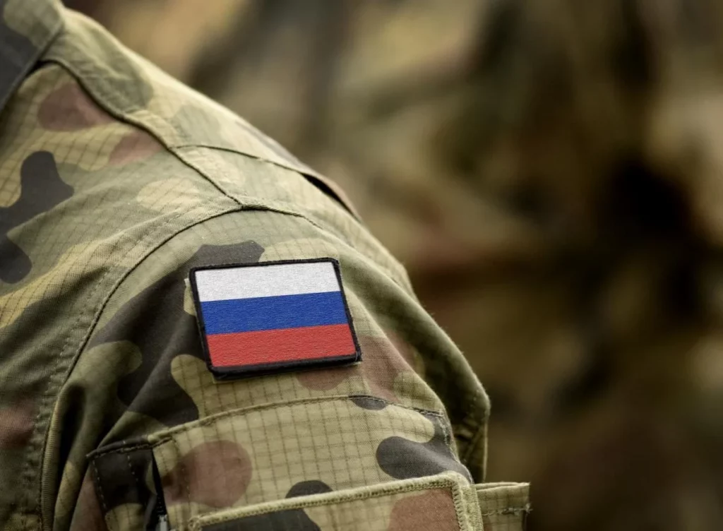 В Херсоне брошенные российские военные маскируются под гражданских