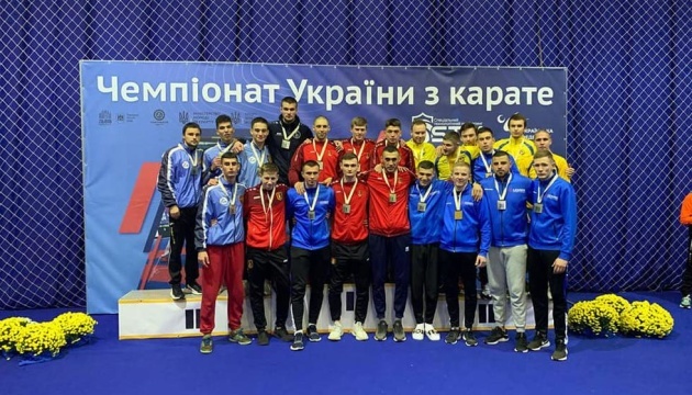 Чемпионат Украины по карате: ротация руководителей и чемпионов