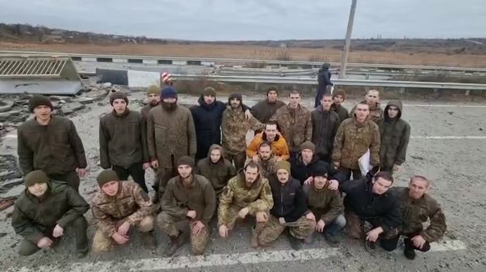 В Украину из плена вернулись еще 50 военных