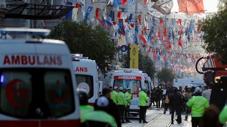 Ердоган повідомив про шістьох загиблих внаслідок теракту в Стамбулі (відео 18+)