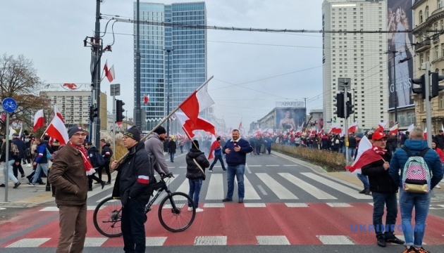 В Варшаве на Марш по случаю Дня независимости вышли десятки тысяч человек