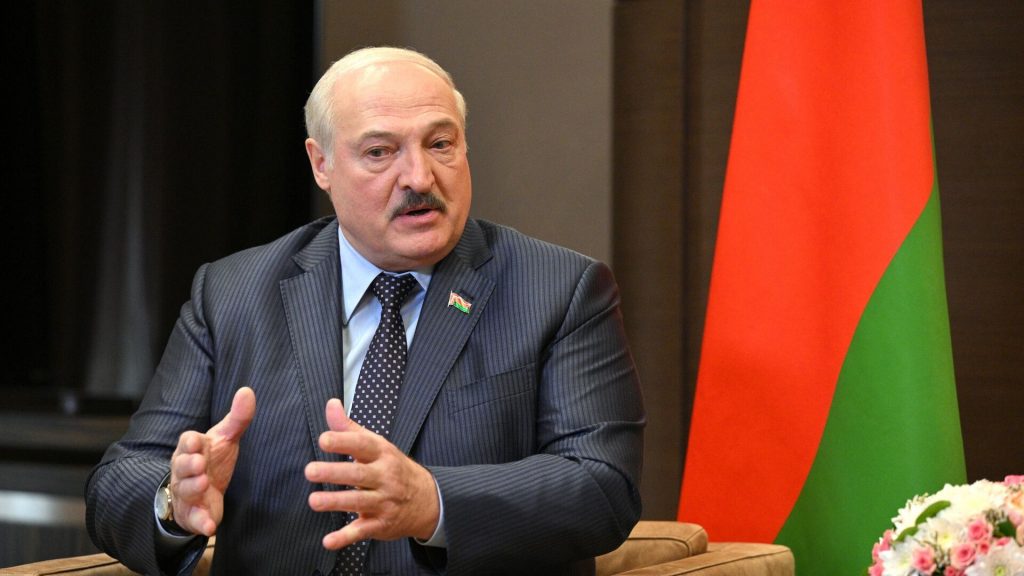 Лукашенко призвал Зеленского одуматься и согласиться на мирные переговоры