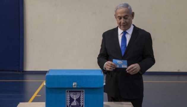 Партия Нетаньяху лидирует на выборах в Израиле - экзит-полы