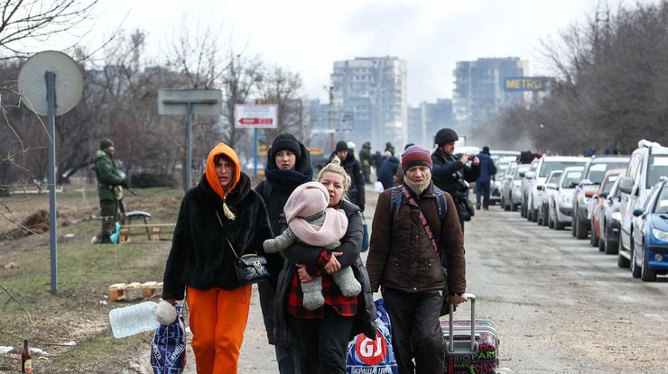 Українські біженці залишаться в Європі на "довгі роки" - Єврокомісія