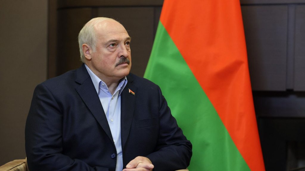 У Лукашенко выдвинули две версии падения ракеты в Беларуси
