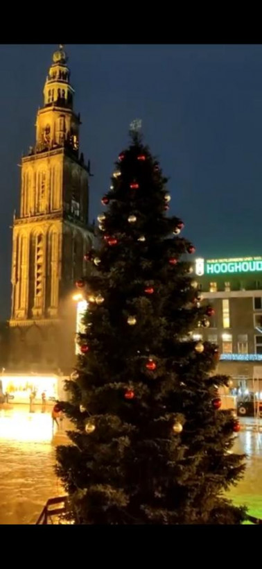 В Нидерландах в знак солидарности с Украиной выключили рождественские огни