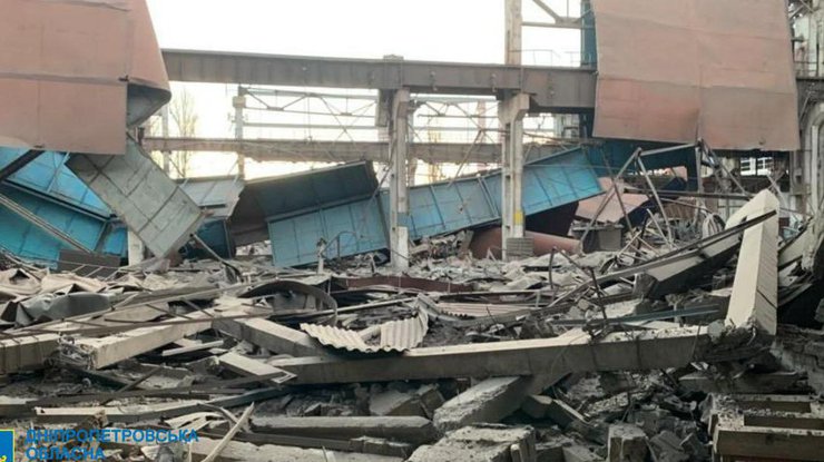Окупанти вдарили ракетами по заводу "АрселорМіттал Кривий Ріг", є жертви (фото)