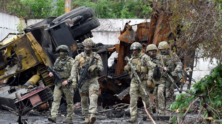 Понад 500 окупантів та гелікоптер: нові втрати рф в Україні