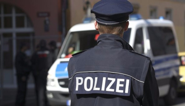 В немецком Дрездене мужчина захватил заложников, полиция проводит операцию