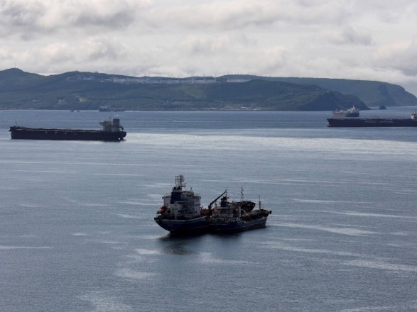 FT насчитало 100 танкеров в "теневом флоте" рф для обхода нефтяного эмбарго