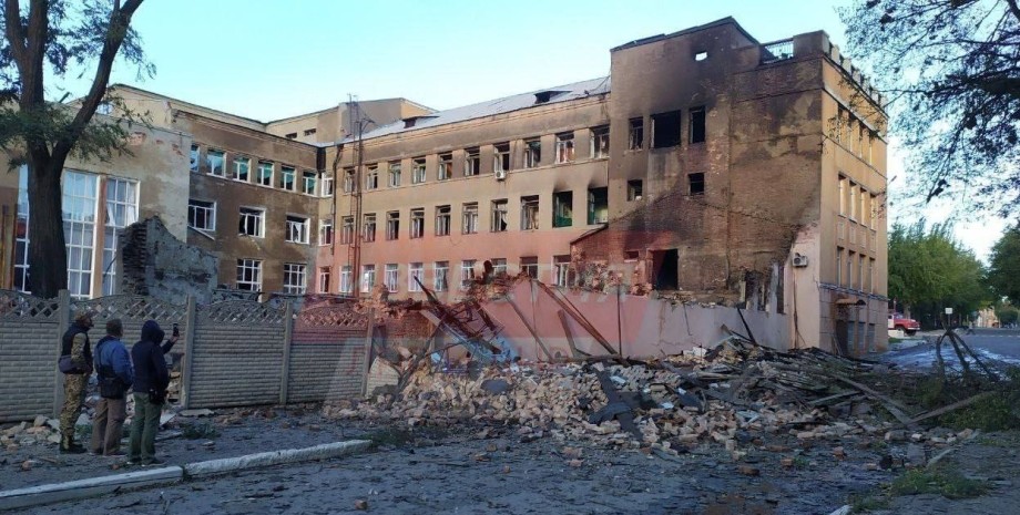 В оккупированной Кадиевке в казарме с россиянами прогремел мощный взрыв