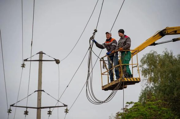 "Укрэнерго" за 9 месяцев возобновило электроснабжение на 45 поврежденных подстанциях