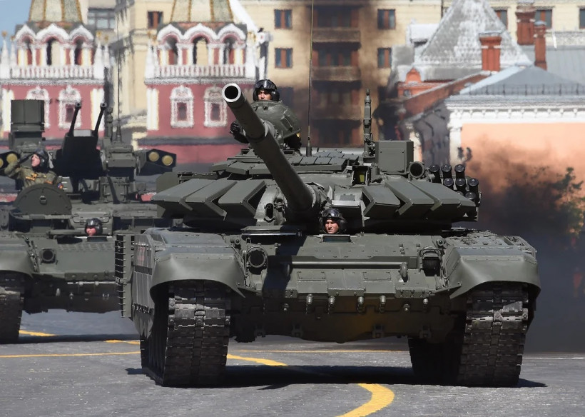 Російська армія отримала партію нових нових Су-35С і модернізованих танків Т72Б3М