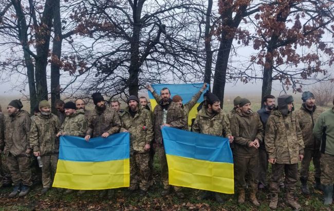 В Украину из плена вернулось еще 64 военных
