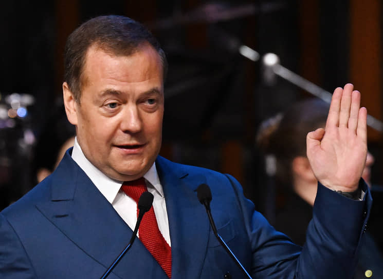 Медведев стал «прозорливцем»: увидел распад ЕС и президента Маска