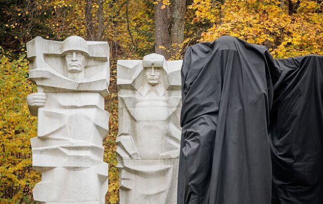 В Литве несмотря на запрет ООН начали демонтаж самого большого памятника советским войскам 