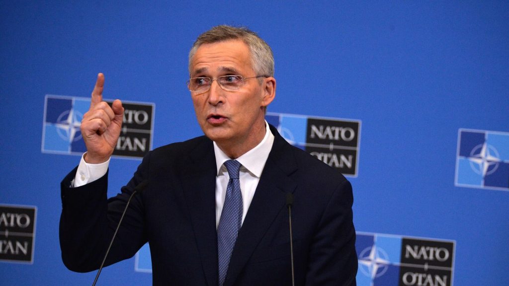 Столтенберг призвал НАТО нарастить производство оружия и боеприпасов